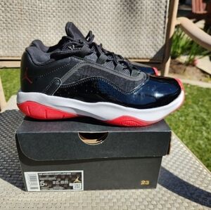 Air Jordan 11 CMFT Low "Bred"